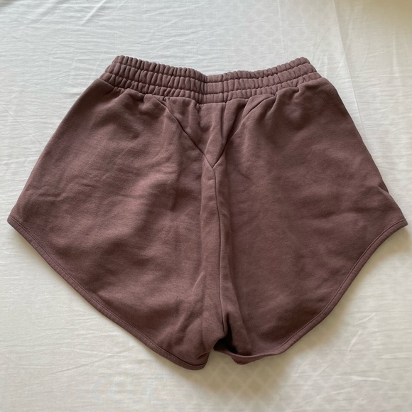 Gymshark training shorts 🤍 - Picture 2 of 4